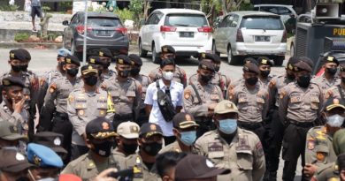 Polres Lamongan Gelar Pengamanan Unjuk Rasa Petambak se Kabupaten Lamongan Terkait Dihapusnya Subsidi Pupuk