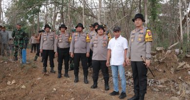 Kapolres Lamongan Lakukan Pengecekan Lahan di Desa Wanar untuk Dukung Program Ketahanan Pangan Nasional